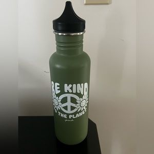 ❤️… PINK x KleN Kanteen Be Kind to The Planet H2O Water Bottle